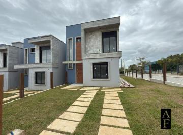 Casa · 117m² · 3 Quartos · Casa de esquina de 3 dormitórios em Ferraz