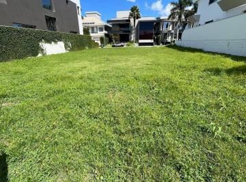 ecd5da02719d79254cde436014e5ad6a6a54d7fe · Terreno à venda, 591 m² por R$ 6.890.000,00 - Jurerê Internacional - Florianópolis/SC