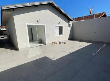 56c6a816d340506a23cccc97189fb1cfc78d532e · Casa Isolada com Piscina no Caiçara – Praia Grande/SP