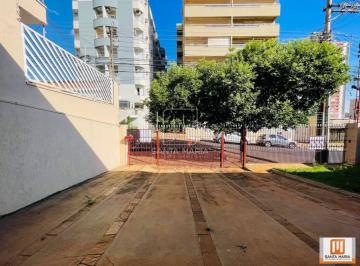 Garagem/estacionamento · Casa (térrea na rua) 3 dormitórios/suite, cozinha planejada