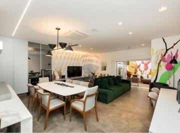 Casa · 256m² · 4 Quartos · 3 Vagas · Sobrado para venda com 4 quartos, sendo 2 suítes, 256m²