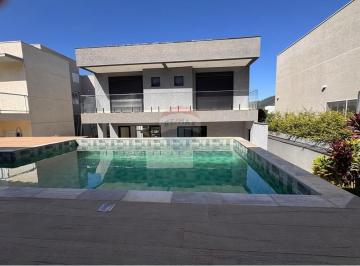 Casa · 330m² · 3 Quartos · 2 Vagas · Casa de alto padrão para locação em condomínio fechado em Bragança Paulista - SP.