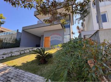 Casa · 330m² · 3 Quartos · 2 Vagas · Casa de alto padrão para locação em condomínio fechado em Bragança Paulista - SP.