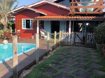 1fffb60af87951297dd2ba69ca478ce154b9d39e · À venda | 440 m², piscina privativa, churrasqueira e 3 quartos - Rio Vermelho, em Florianópolis.