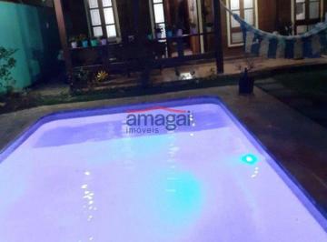 Casa · 130m² · 3 Quartos · 3 Vagas · Oportunidade Única no Villa Branca - Casa Térrea de Madeira com Piscina!
