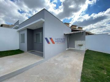 Casa · 50m² · 2 Quartos · 2 Vagas · Casa com quintal e 2 quartos à venda no bairro Vila Verde.