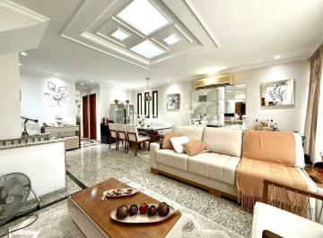 Casa · 159m² · 3 Quartos · 3 Vagas · Sofisticação, conforto e versatilidade no coração do Embaré.