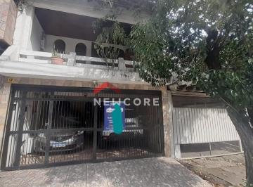Casa · 205m² · 4 Quartos · 2 Vagas · Sobrado em  Avenida Ipê - Cidade das Flores - Osasco/SP
