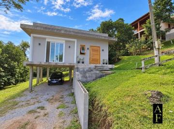 Casa · 85m² · 2 Quartos · 2 Vagas · Casa junto ao centro em Garopaba