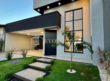 Casa · 177m² · 3 Quartos · 4 Vagas · Casa 3 Suítes, Área Gourmet com piscina, Aquecimento e energia solar