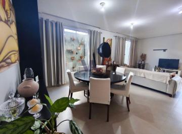 Casa de 3 quartos, Sobradinho · Casa c/ 3 Quartos (1 suíte com closet)