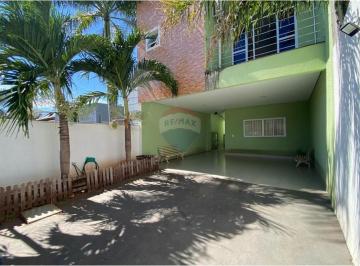 Casa · 158m² · 3 Quartos · 2 Vagas · SOBRADO COM 3 SUÍTES SANTA CRUZ 2