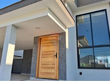Casa · 165m² · 3 Quartos · 2 Vagas · Casa em condomínio fechado com três quartos, sendo uma suíte