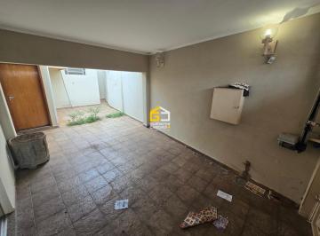 Comercial de 3 quartos, Franca · Casa na Estação em Franca-SP