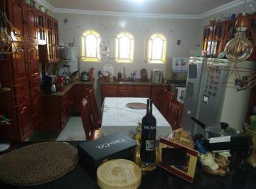 Casa · 180m² · 3 Quartos · 2 Vagas · Sobrado à venda em Interlagos, 180 metros com 3 quartos e 2 vagas
