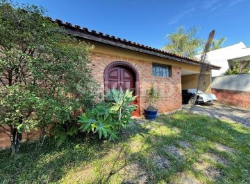Casa · 226m² · 3 Quartos · 4 Vagas · CASA TÉRREA - OPORTUNIDADE PARA REFORMA E MODERNIZAÇÃO NO JARDIM MARAJOARA