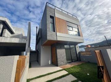 Casa · 116m² · 3 Quartos · Casa em Garopaba/SC