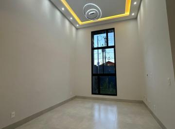 Casa · 165m² · 3 Quartos · 4 Vagas · Excelente Casa no setor Garavelo