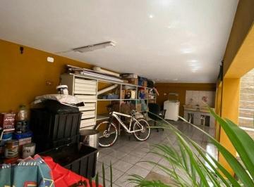 Casa · 250m² · 3 Quartos · 3 Vagas · Casa a venda no bairro Santa Terezinha com 3 dormitórios, 1 suíte e 3 vagas.