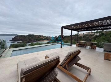 Casa · 230m² · 4 Quartos · 2 Vagas · Magnífica casa 4 quartos com vista espetacular para o Mar Ferradurinha Armação de Búzios