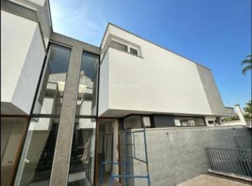 Casa · 495m² · 3 Quartos · 4 Vagas · Casa em Condomínio de Luxo no Brooklin: 3 Quartos, 3 Suítes, 4 Banheiros, 4 Vagas de Garagem - 495m²