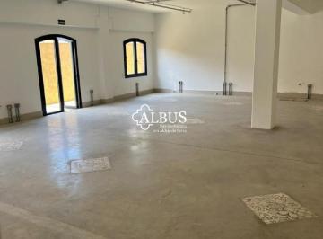 Comercial · 120m² · EXCELENTE SALÃO COMERCIAL COM 120 M² PARA LOCAÇÃO. LOCALIZADO NO CORAÇÃO DA ALDEIA DA SERRA - SANTAN