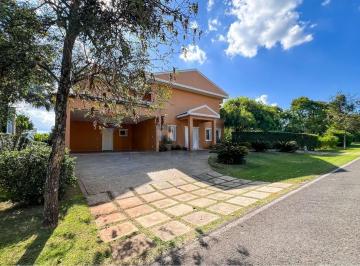 Casa · 741m² · 5 Quartos · 6 Vagas · Casa de Alto Padrão à Venda ,R$4.790.000, 5 suítes, Condomínio Lago Azul, em Araçoiaba da Serra/SP