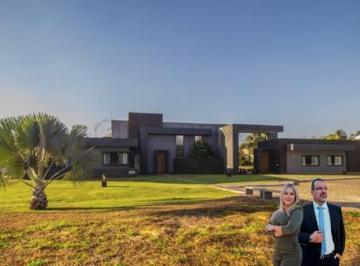 124693_239c8a92-0084-45cc-9d48-5b47655137d2_lg.jpg · SMPW Quadra 20 - Park Way, SMPW Quadra 20, Casa com habite-se e energia fotovoltaíca