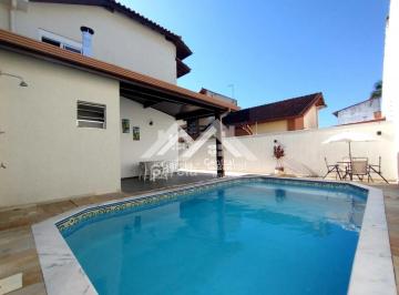 Casa · 175m² · 3 Quartos · 3 Vagas · Sobrado com piscina em Peruíbe