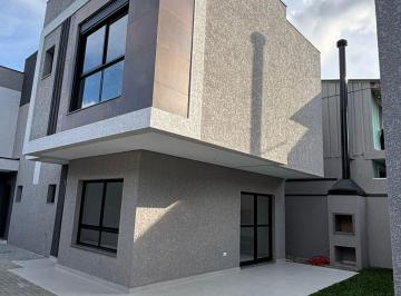 Casa de 3 quartos, Curitiba · Excelente sobrado interno com 3 quartos e 2 vagas