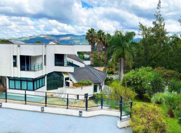 Casa · 900m² · 4 Quartos · 6 Vagas · Casa para venda e/ou locação no Residencial 10 - Imperdivel