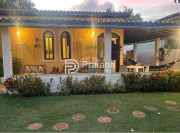 Casa · 215m² · 3 Quartos · 4 Vagas · Casa de alto padrão em condomínio à venda em Itacimirim, Camaçari-BA: 3 quartos, 2 suítes, 1 sala, 3