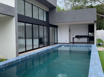 Casa · 250m² · 4 Quartos · 2 Vagas · Casa à venda em Guarajuba, Camaçari-BA, 4 quartos, 4 suítes, 250m² - Confira!