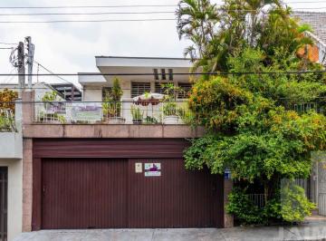 Casa · 300m² · 3 Quartos · 2 Vagas · Casa Térrea 03 dormitórios sendo 1 suíte e 02 vagas em ótima localização do bairro Sumaré.