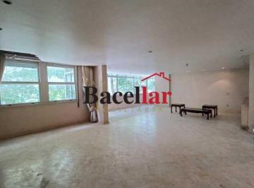 Apartamento · 320m² · 4 Quartos · 1 Vaga · QUADRISSÍMA DA PRAIA