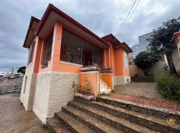 Foto 01 · Casa à venda no Centro de Bragança Paulista-SP: 3 quartos, 2 salas, 1 banheiro, 6 vagas de garagem!