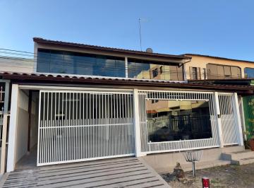 Casa de 6 quartos, Guará · Oportunidade no Guará I, Sobrado amplo com localização privilegiada