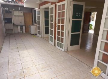 Imagem do Imóvel · Localização próximo da Orla do Itaguá, apto térreo com 03 dorms, 01 banheiro, quintal e 02 vagas de 