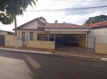 Casa · 900m² · 3 Quartos · 10 Vagas · Casa com 3 quartos, Centro, Pirassununga - R$ 800 mil, Cod: 10132734