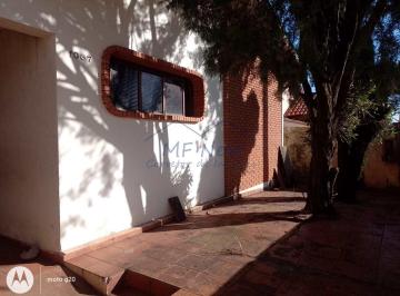 Casa · 210m² · 3 Quartos · 3 Vagas · Casa com 3 dorms, Centro, Pirassununga - R$ 350 mil, Cod: 10133284