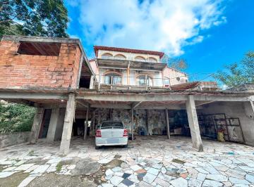 Casa · 368m² · 5 Quartos · 4 Vagas · Casa em Itaipu, Niterói/RJ de 368m² 5 quartos à venda por R$ 590.000,00