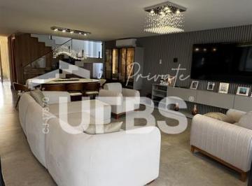 Casa · 300m² · 3 Quartos · 4 Vagas · Sobrado novo no Jardins Capri