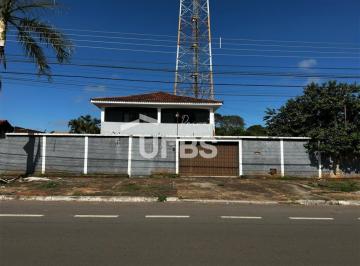 Casa · 352m² · 3 Quartos · 4 Vagas · Casa de Rua - Casa 3 quartos, sendo 3 suítes