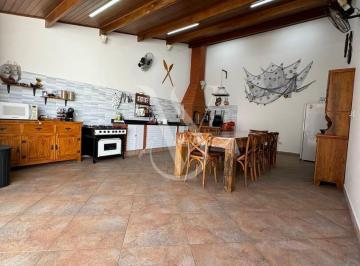 Casa · 203m² · 4 Quartos · 3 Vagas · Casa Semi Mobiliada com Móveis de Alta Qualidade no Centro de Itanhaém!