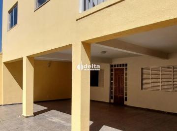 Casa · 237m² · 5 Quartos · 5 Vagas · Casa residencial com 5 quartos sendo 1 suíte disponível para venda no bairro Segismundo Pereira em U