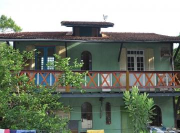 Casa · 185m² · 2 Quartos · 6 Vagas · No Jardim Candairó, imóvel à venda, próprio para pousada - Cananéia - Litoral Sul de SP