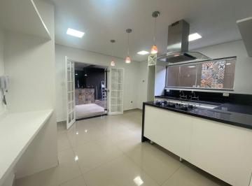 Casa · 210m² · 3 Quartos · 2 Vagas · Sobrado com 3 dormitórios, 210 m² - venda por R$ 1.230.000,00 ou aluguel por R$ 6.000,00/mês - Vila 