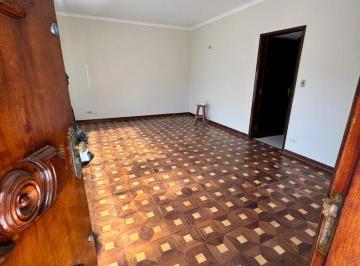 Casa · 195m² · 3 Quartos · 2 Vagas · Sobrado Amplo com Edícula e 3 Dormitórios no Santa Terezinha