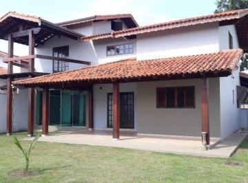 Casa · 213m² · 3 Quartos · 2 Vagas · Sobrado Amplo à Venda com 3 Dormitórios no Res. Doutor Lessa