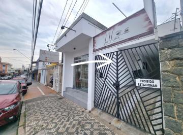 Casa · 133m² · 2 Vagas · Casa Comercial no Centro com 2 Dormitórios, Edícula, Acessibilidade, Vaga de Garagem e Ideal para Co